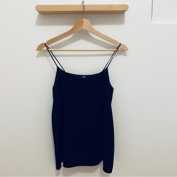 Uniqlo flowy camisole - Picture 3 of 6
